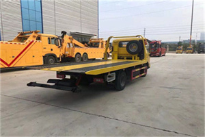 钟山非事故拖车